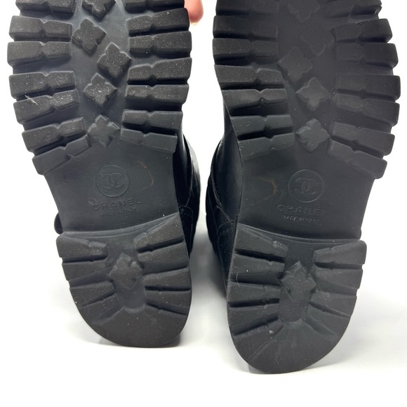Chanel Black Quilted Calfskin Leather Biker Boots – CC Logo Moto Style (Sz 38.5) - Picture 12 of 15